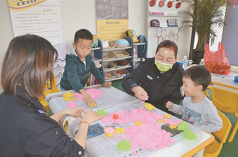 硬核保障 助力打赢疫情防控攻坚战"疫情初期,我们执勤住的是帐篷,随时