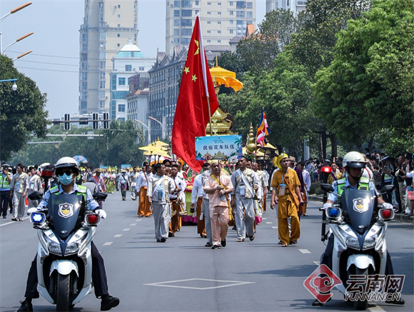 云南泼水节什么时候结束 00305386849_a315c34a.jpg