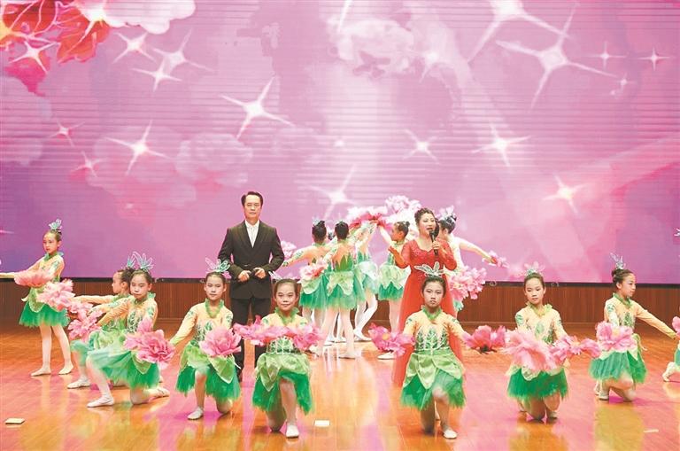 公益节目表演 00305912576_4d88c1f4.jpg