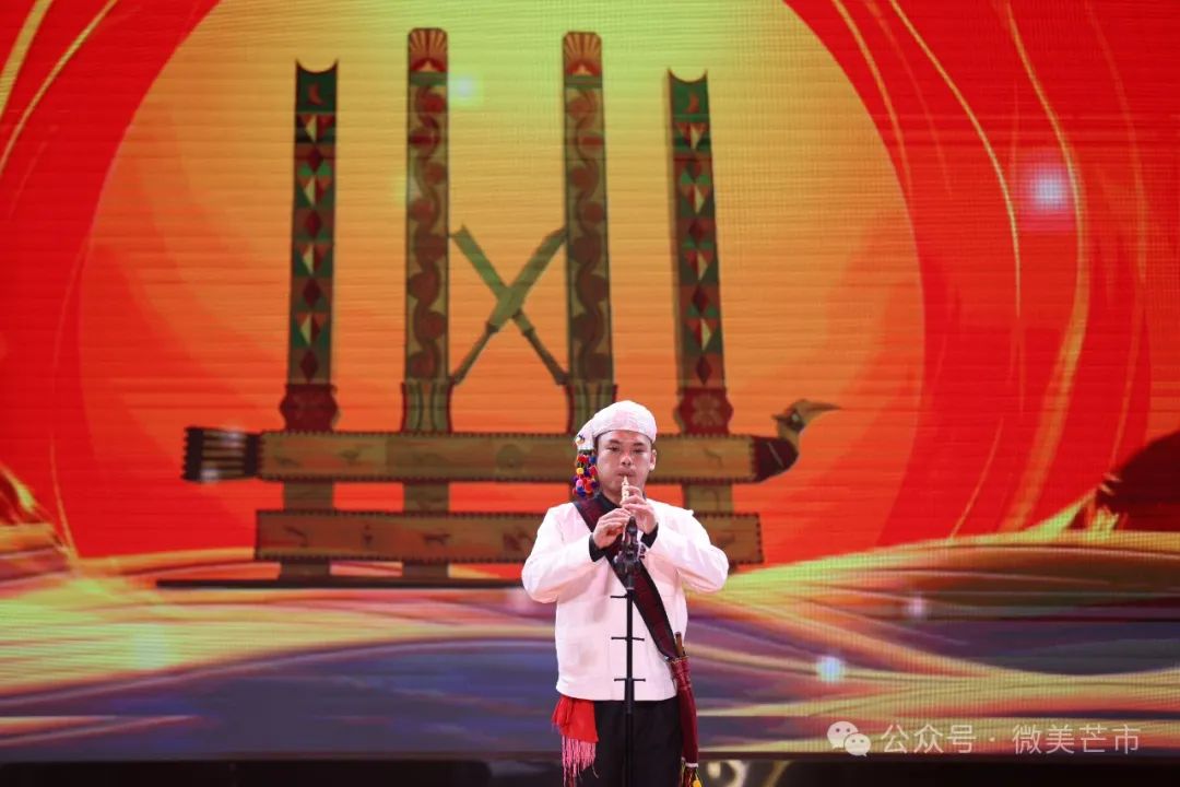 德宏首场文艺边境行活动在芒市精彩上演 图5
