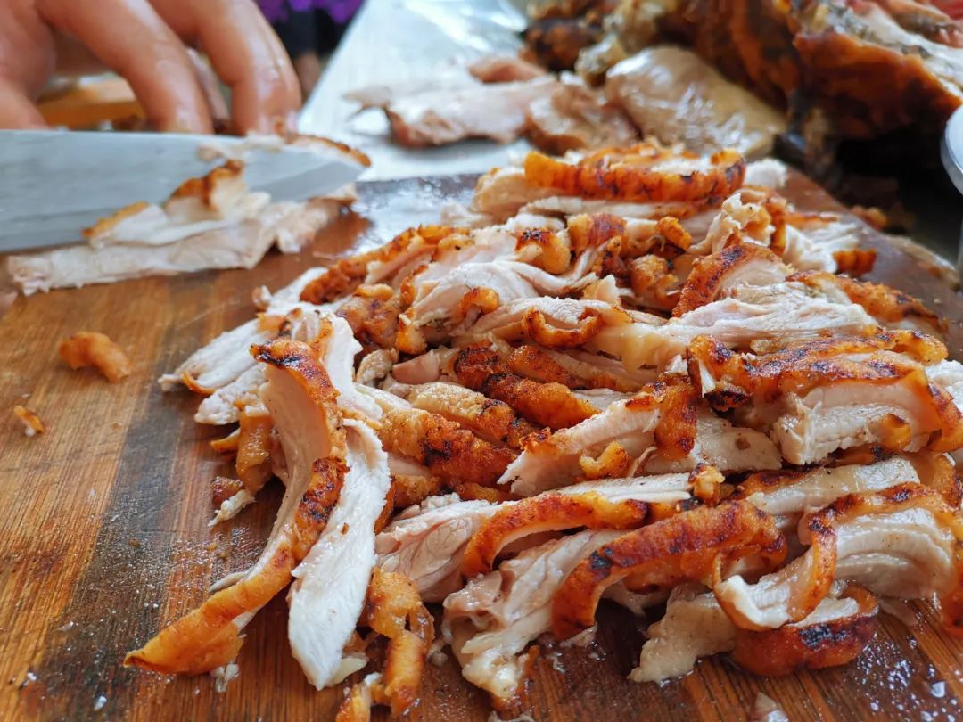 香气四溢提到盈江夏日小吃立马想到的美食必定有"豌豆粉"盈江豌豆粉用