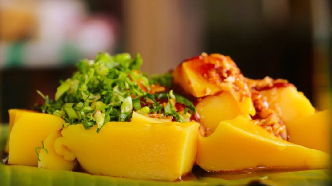 生抽,米醋香菜等配料一放口感酸爽,盛夏必吃当然盈江夏季美景和美食远